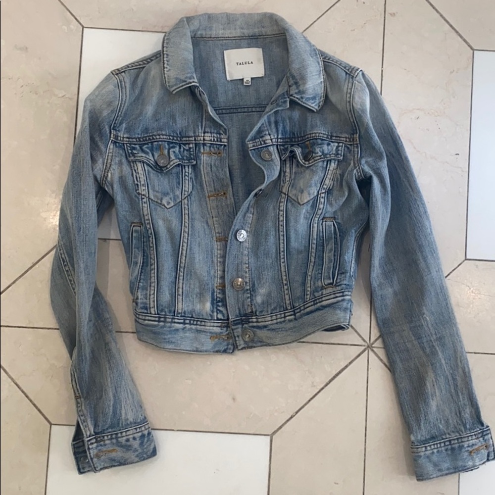 XS Talula Light Wash Fitted Denim Jacket LIKE NEW